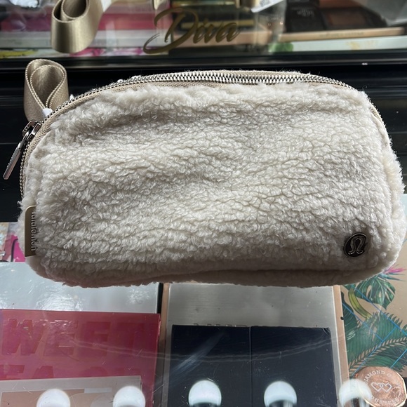 New - Picture 2 of 5